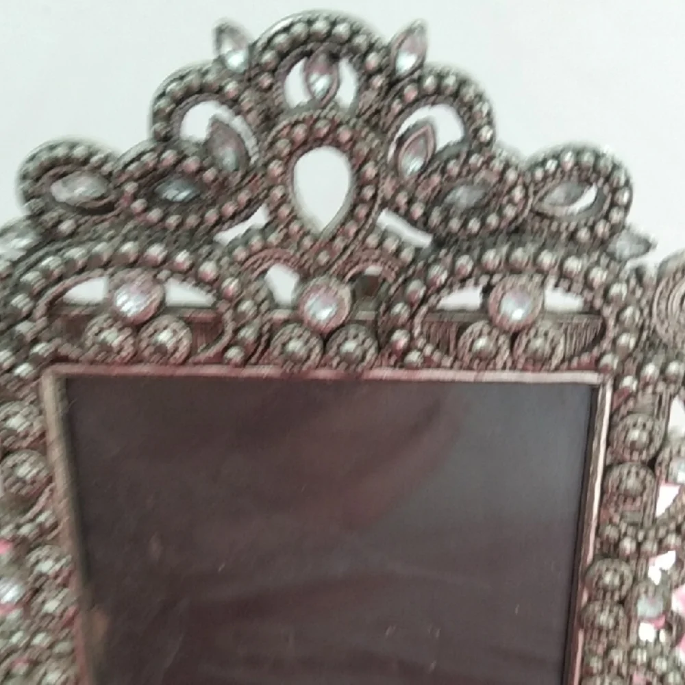 Elegant Silver Ornate Photo Frame